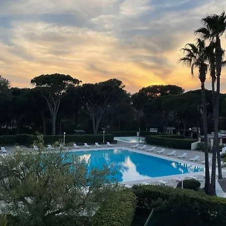 Bel Vue Sur Piscine 1 Fermee Et 1 Espace Cabine
